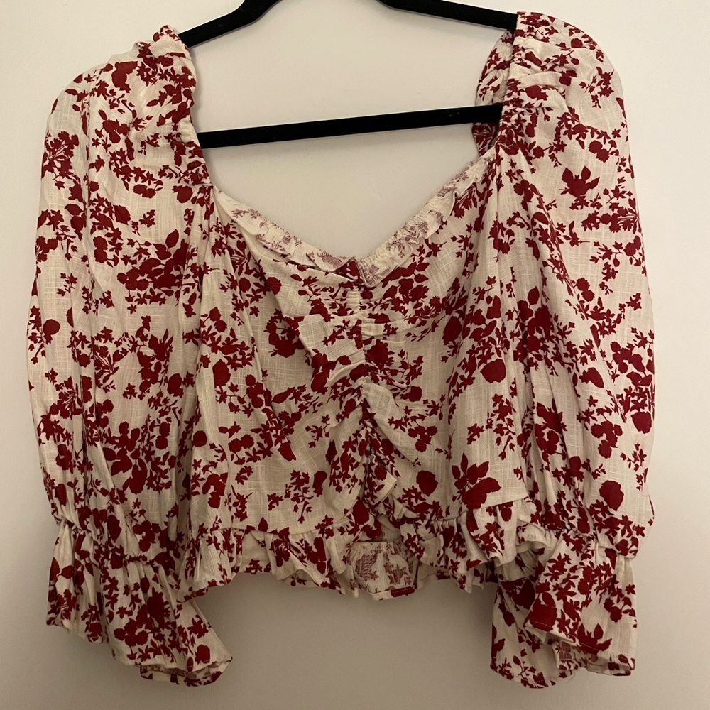 Zara top with floral print and puff sleeve